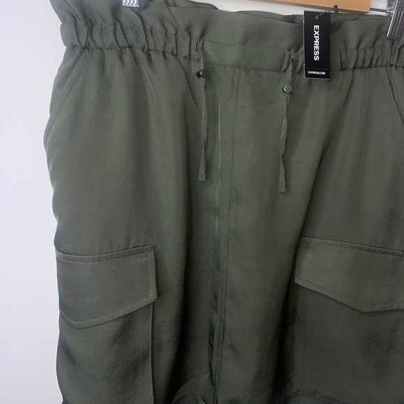 NWT Express high waisted cargo green skirt - Picture 7 of 7